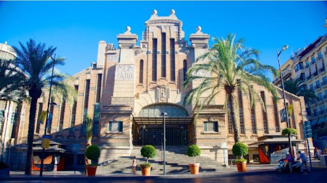 Estudio B Cerca De La Plaza De Toros Alicante Bagian luar foto